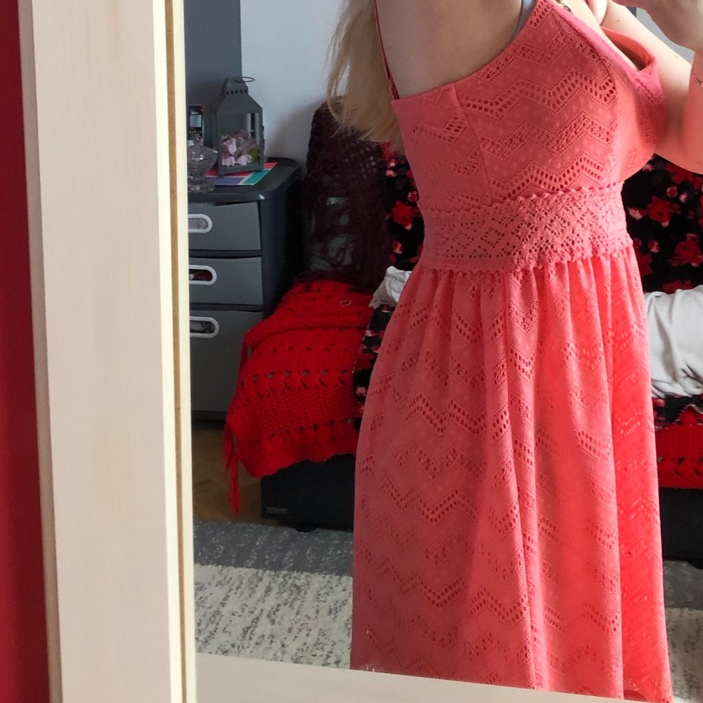 Dress - Picture 2 of 4